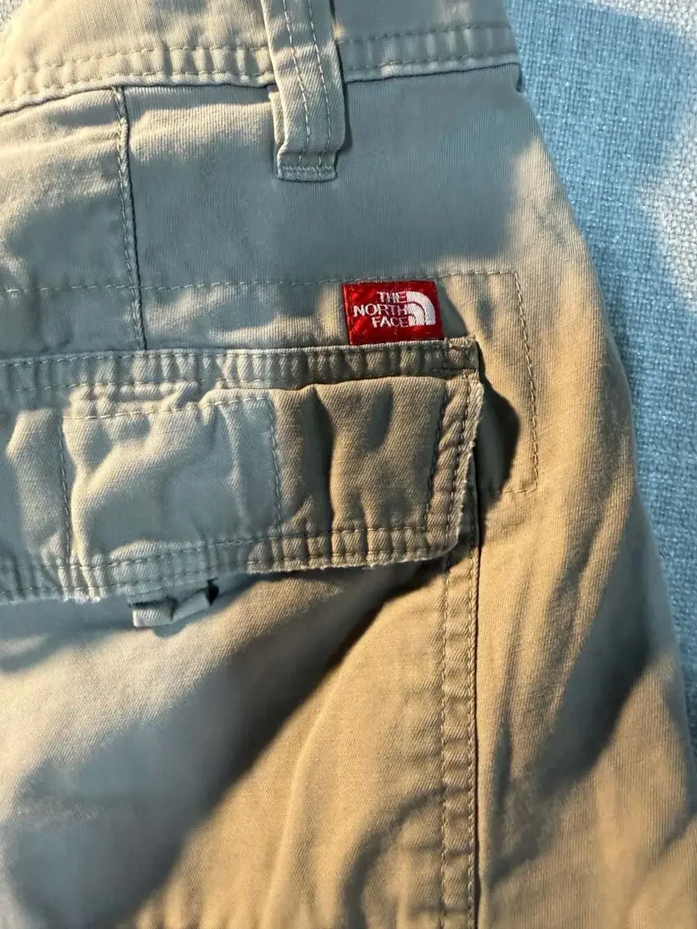 The North Face Men's Size 32 Khaki Cargo Shorts